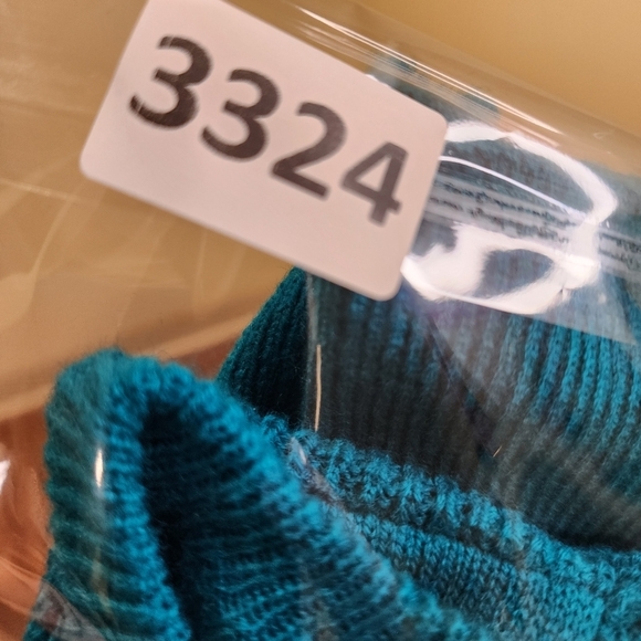 Andrew  St. JOHN vintage Teal 100% acrylic sweater size M - Picture 14 of 14